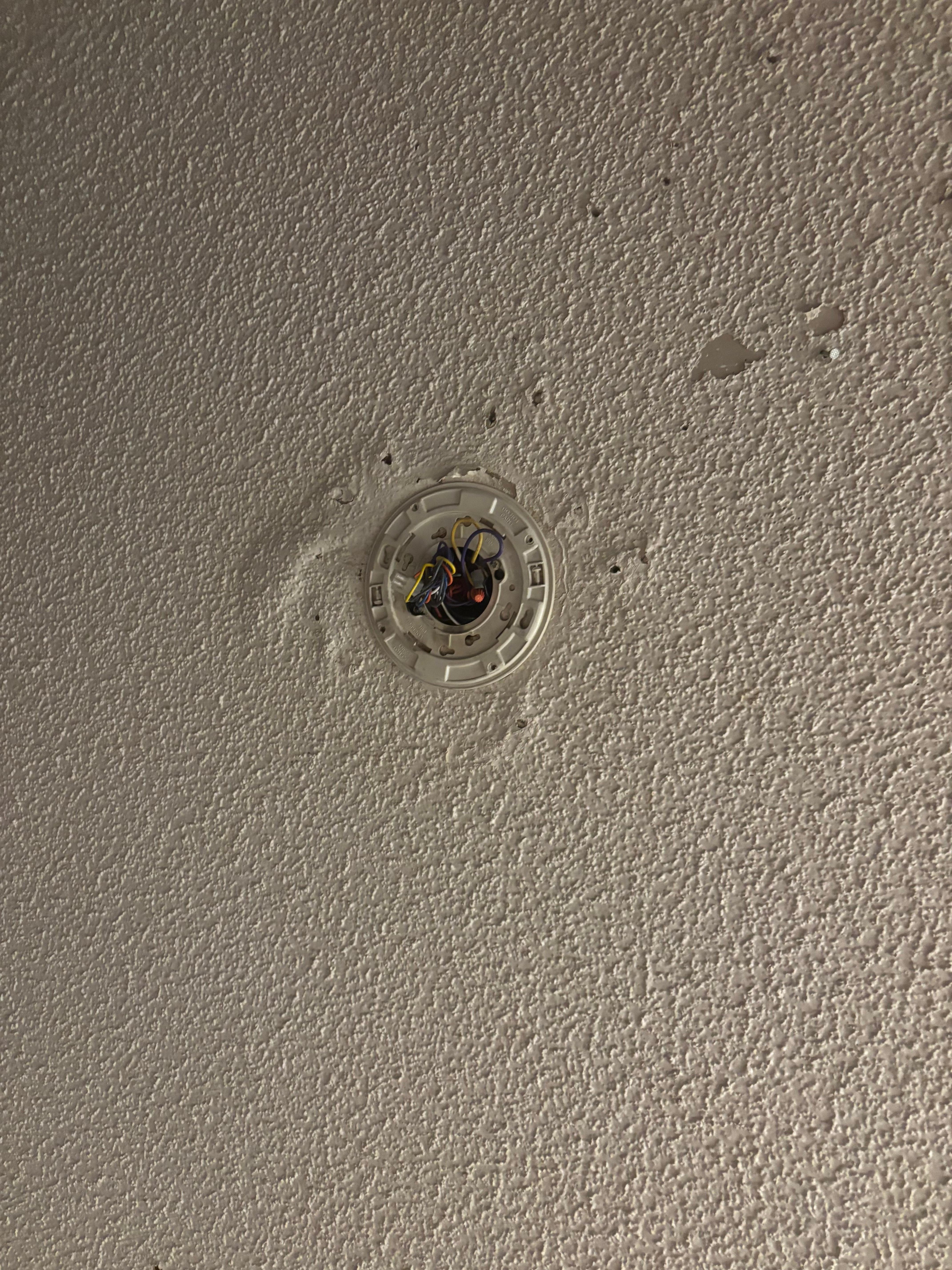 No working SMOKE Alarms 