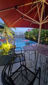 Roof top pool