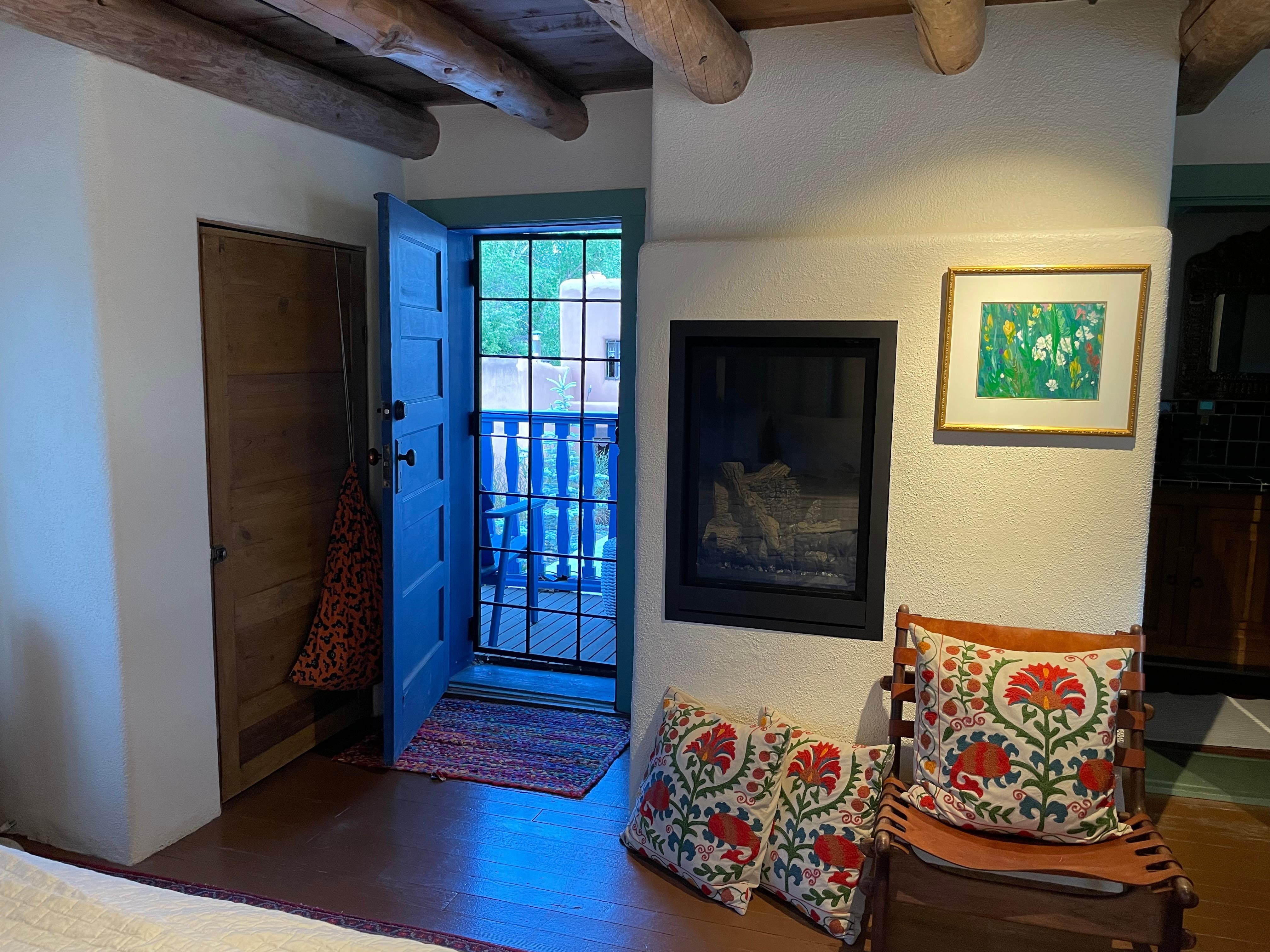 Upstairs access to single chair 2nd floor porch