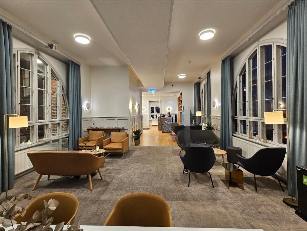 Beautiful lobby. Love to hangout here after a day's exploration drinking complementary coffee or tea