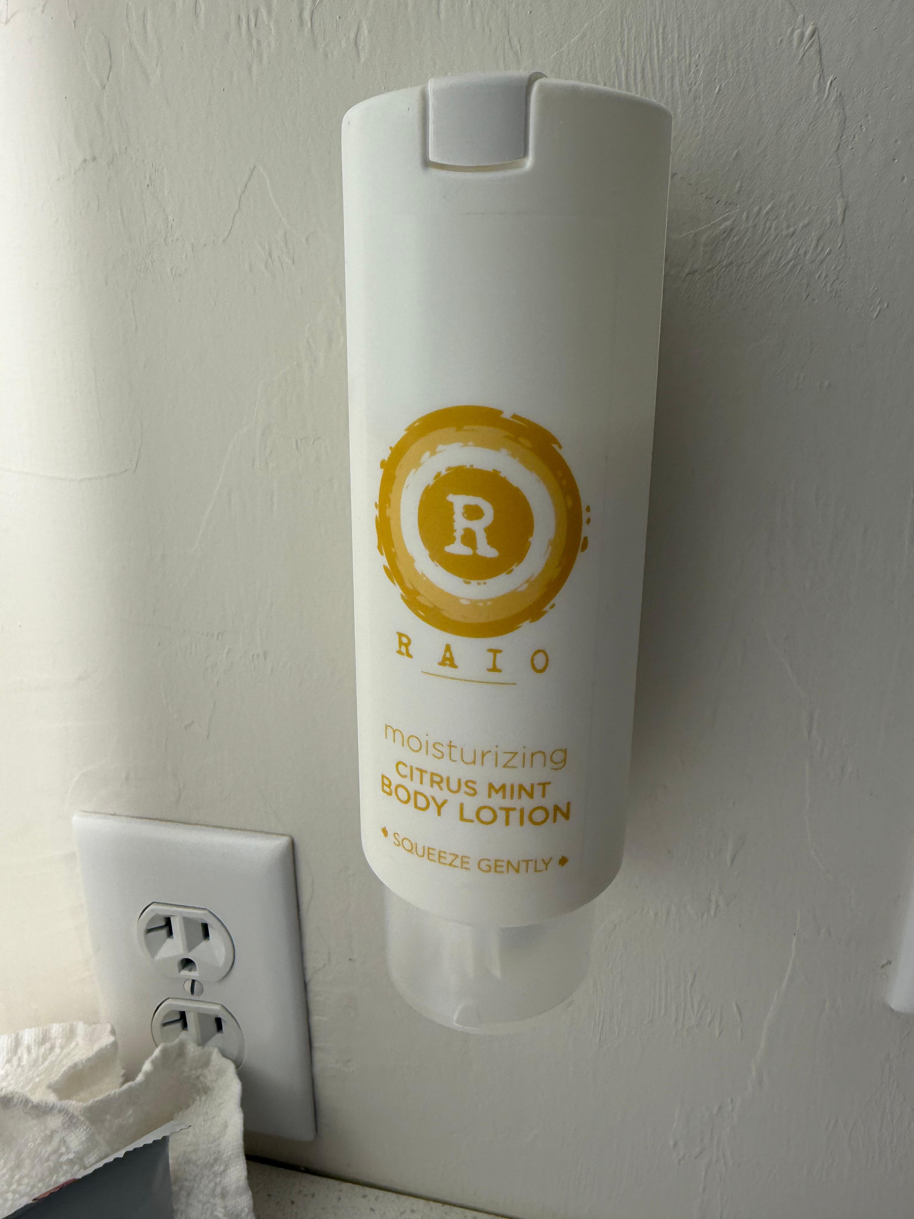 Lotion dispenser 
