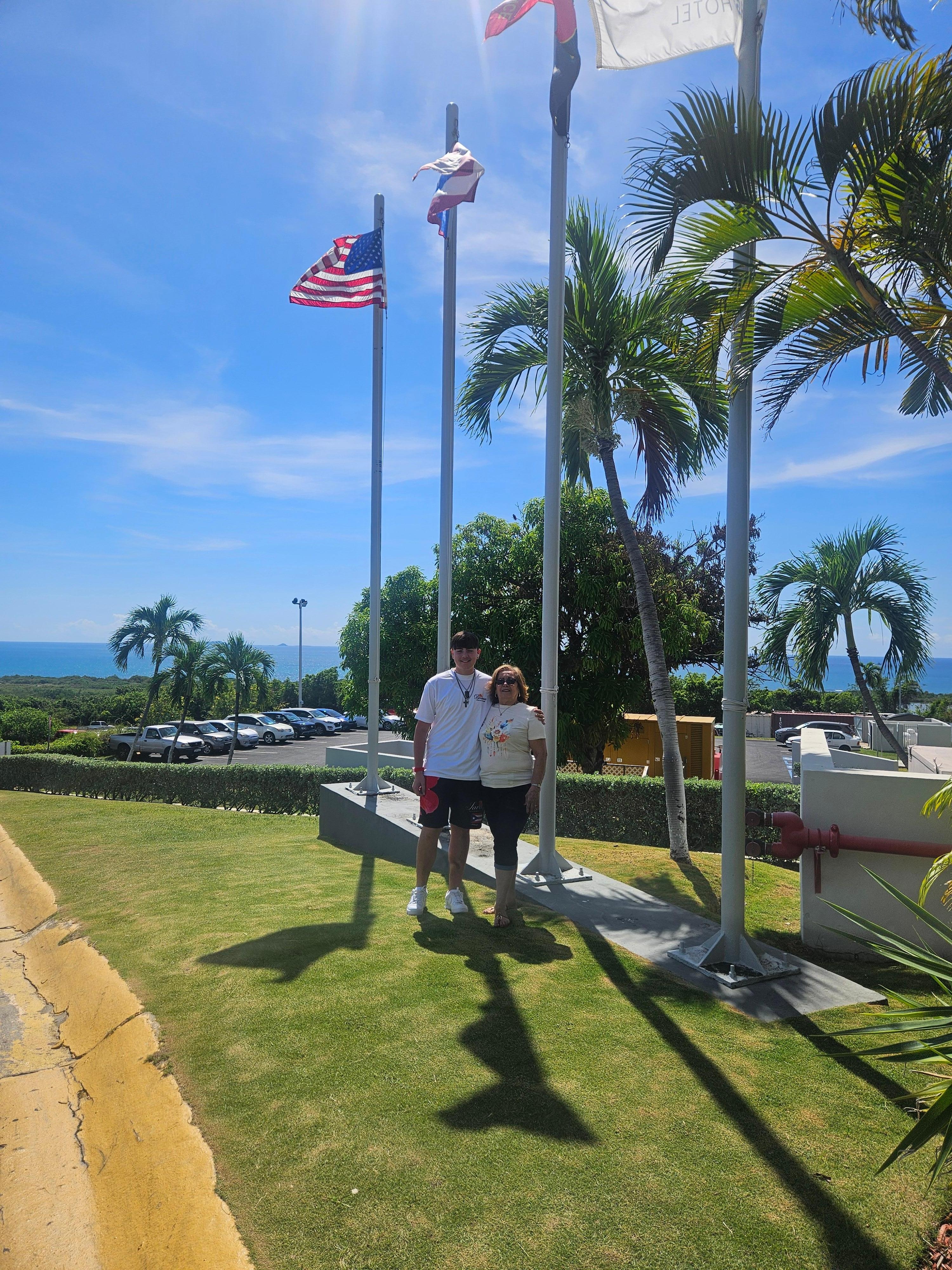 FRONT OF HOLLIDAY INN ENTRANCE 