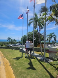 FRONT OF HOLLIDAY INN ENTRANCE
