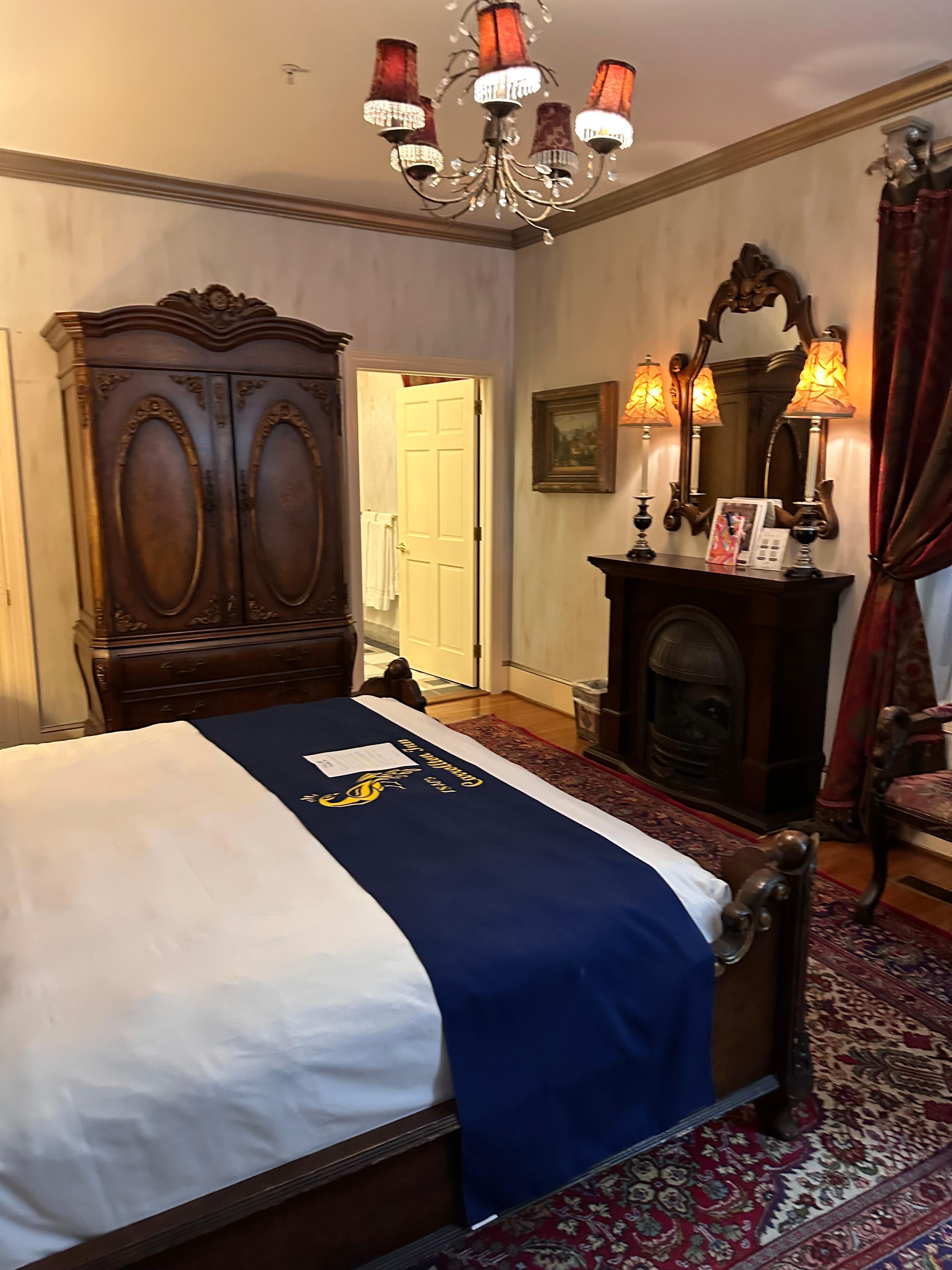 Cali king bed