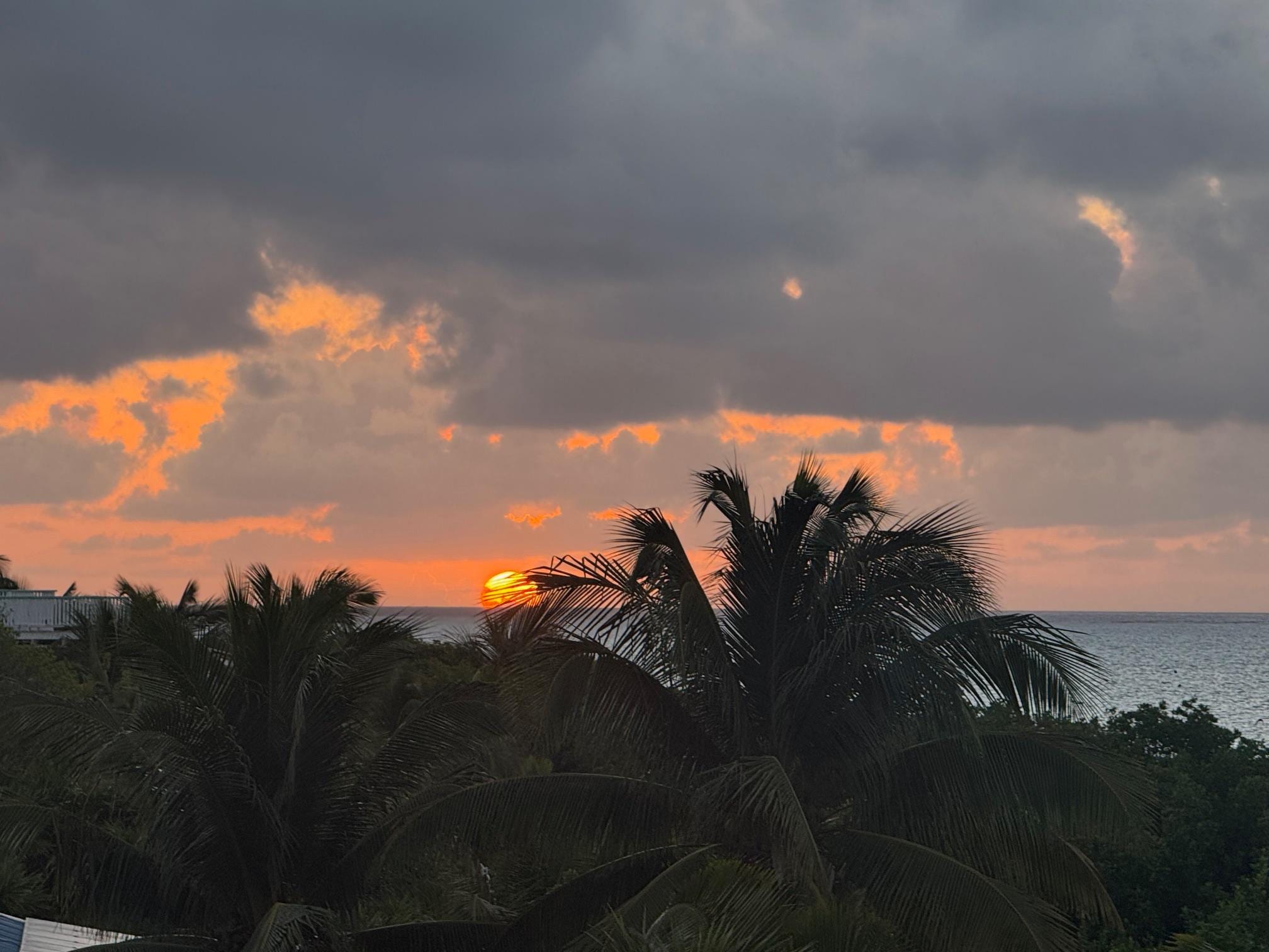 beautifuls sunrise from the roof top deck