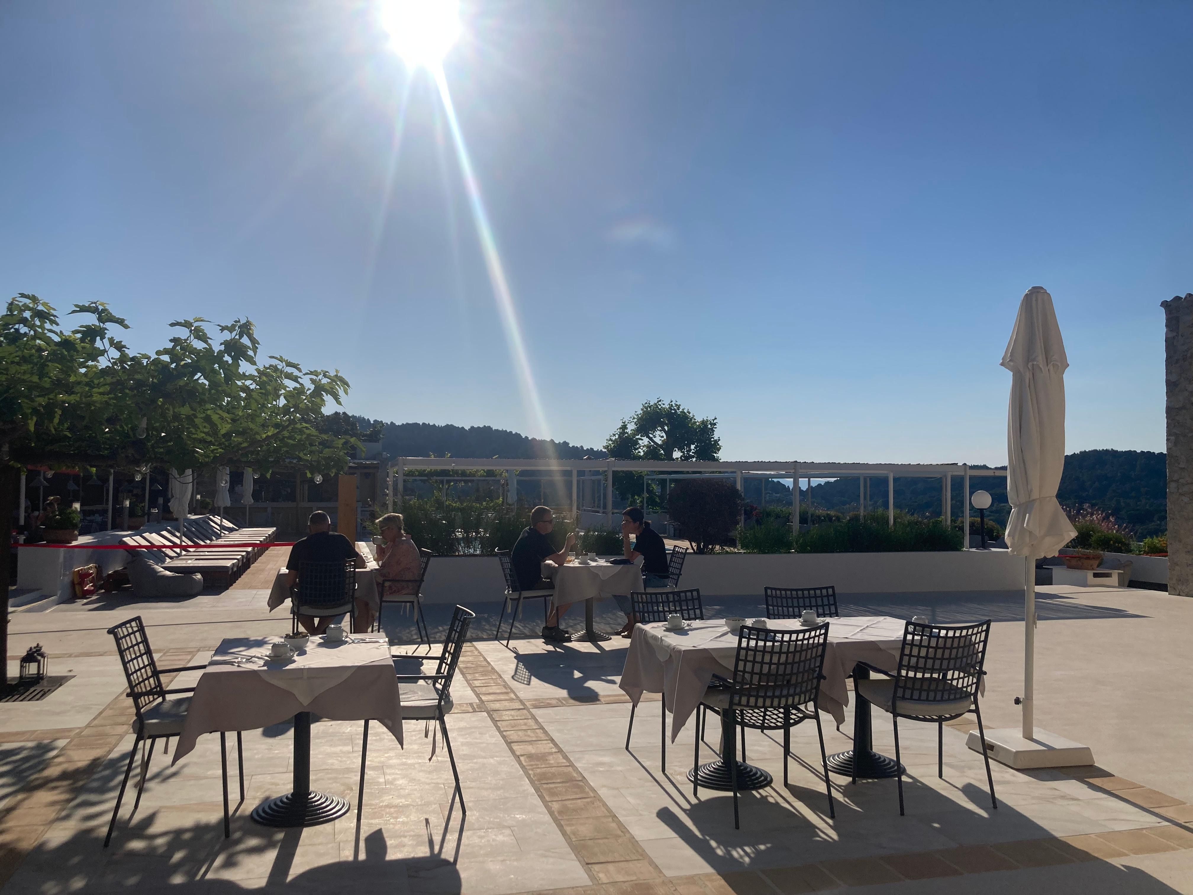 Pool and breakfast area