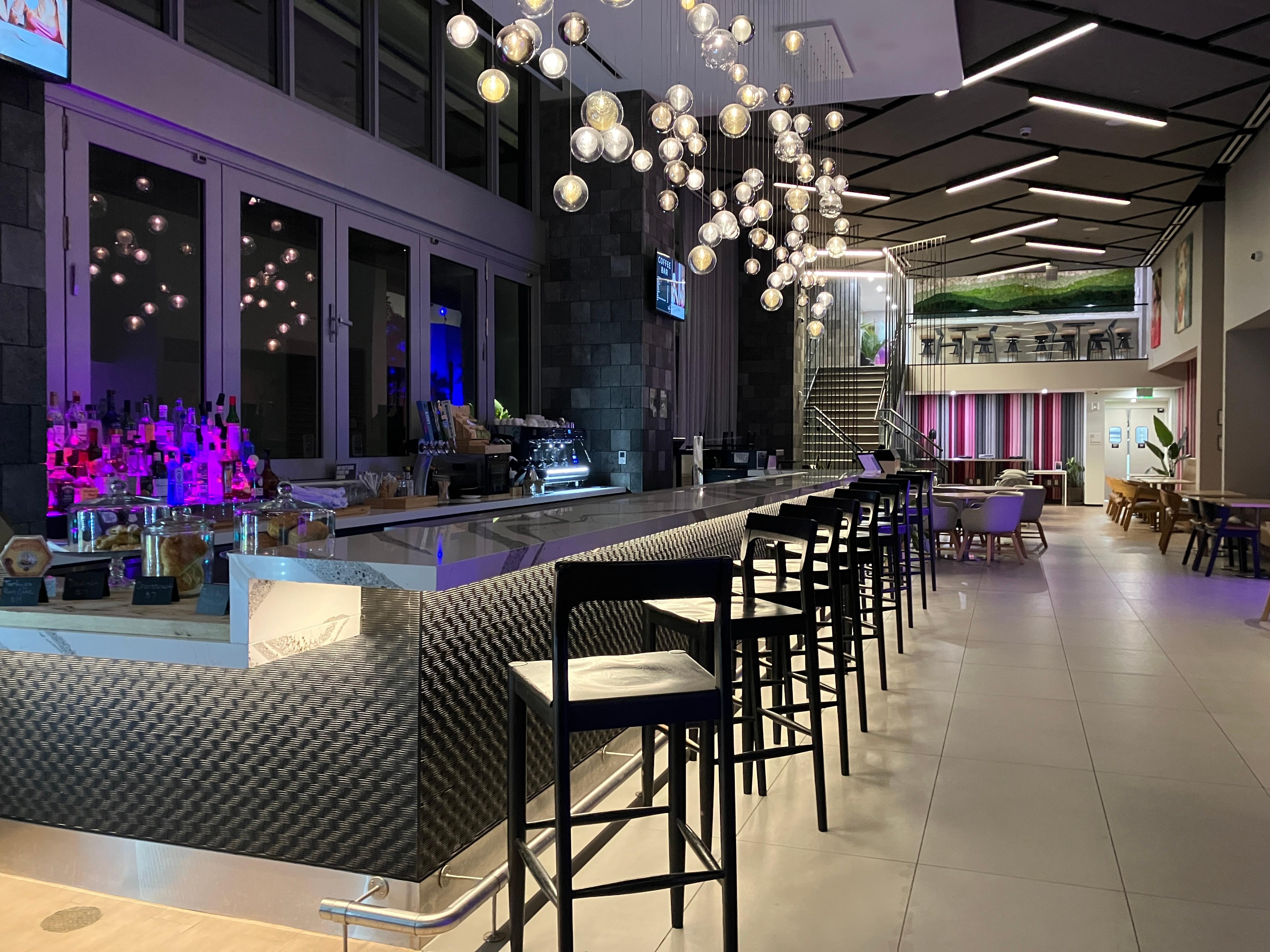 Lobby, Bar