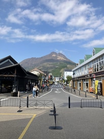 Beautiful view of Mt Yufuin from Yufuin station. Gems, as you can see, is just on the left.