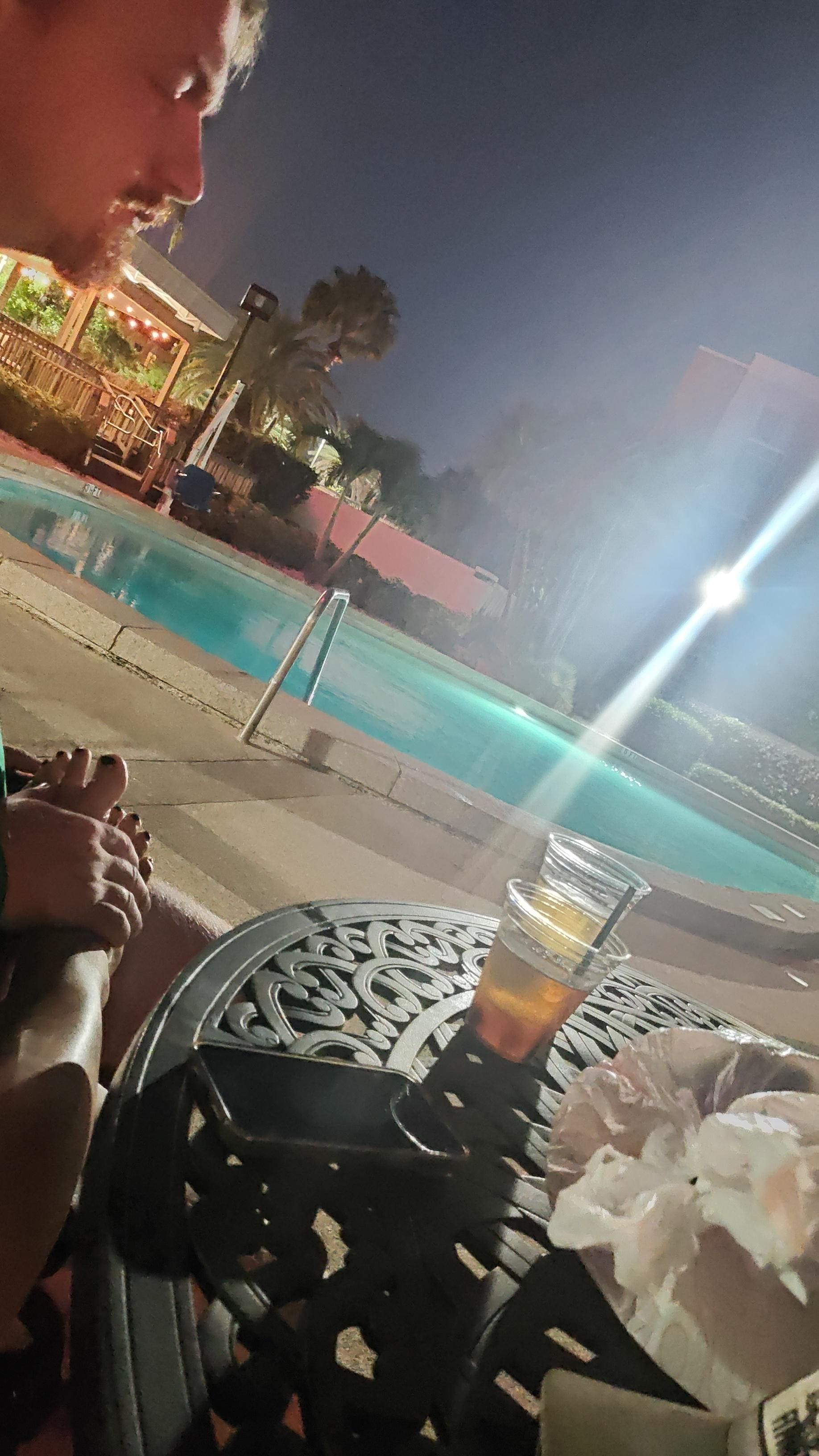 The pool area was well kept, clean and the bar staff was excellent