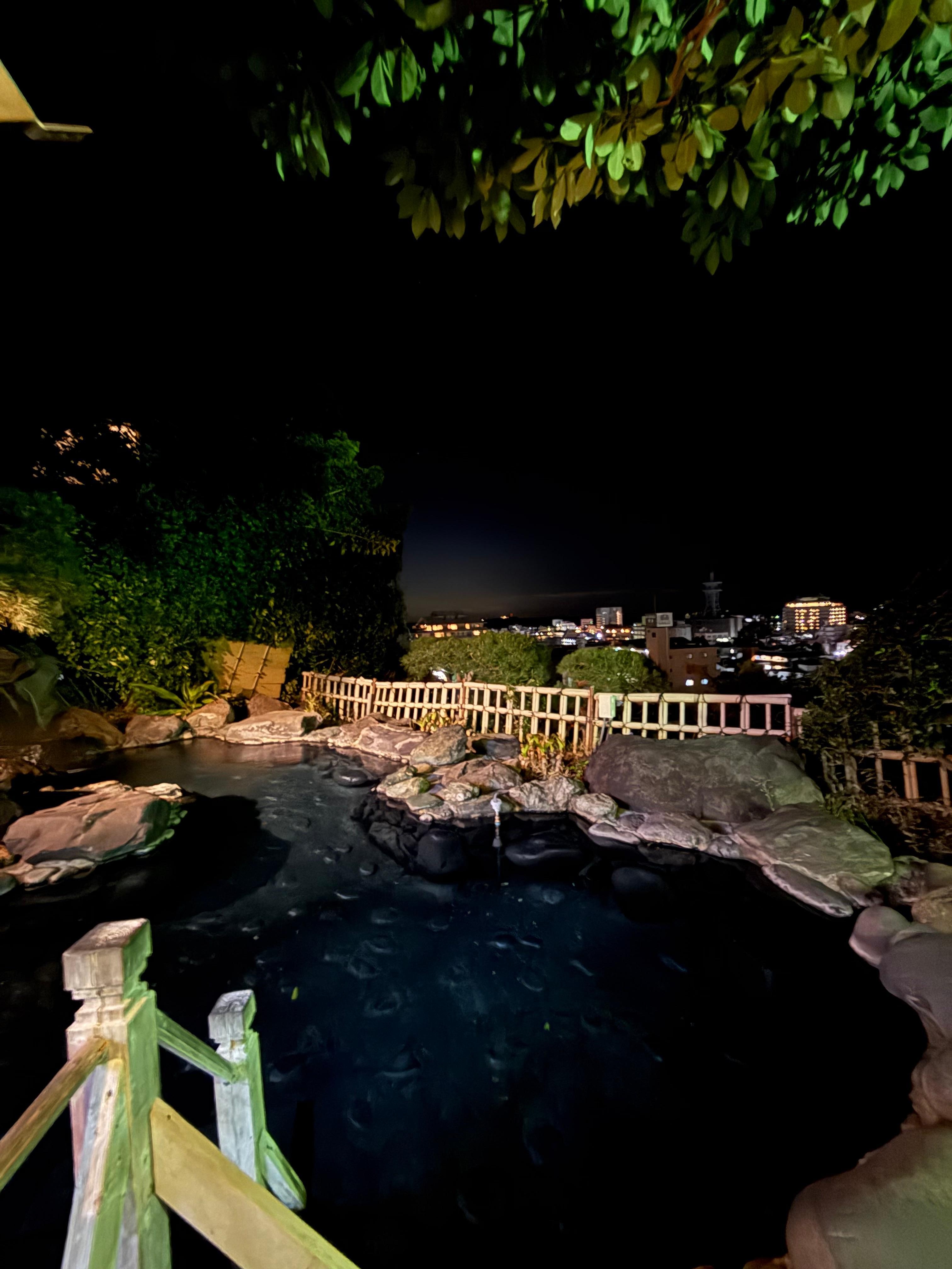 Outdoor Onsen (at night)