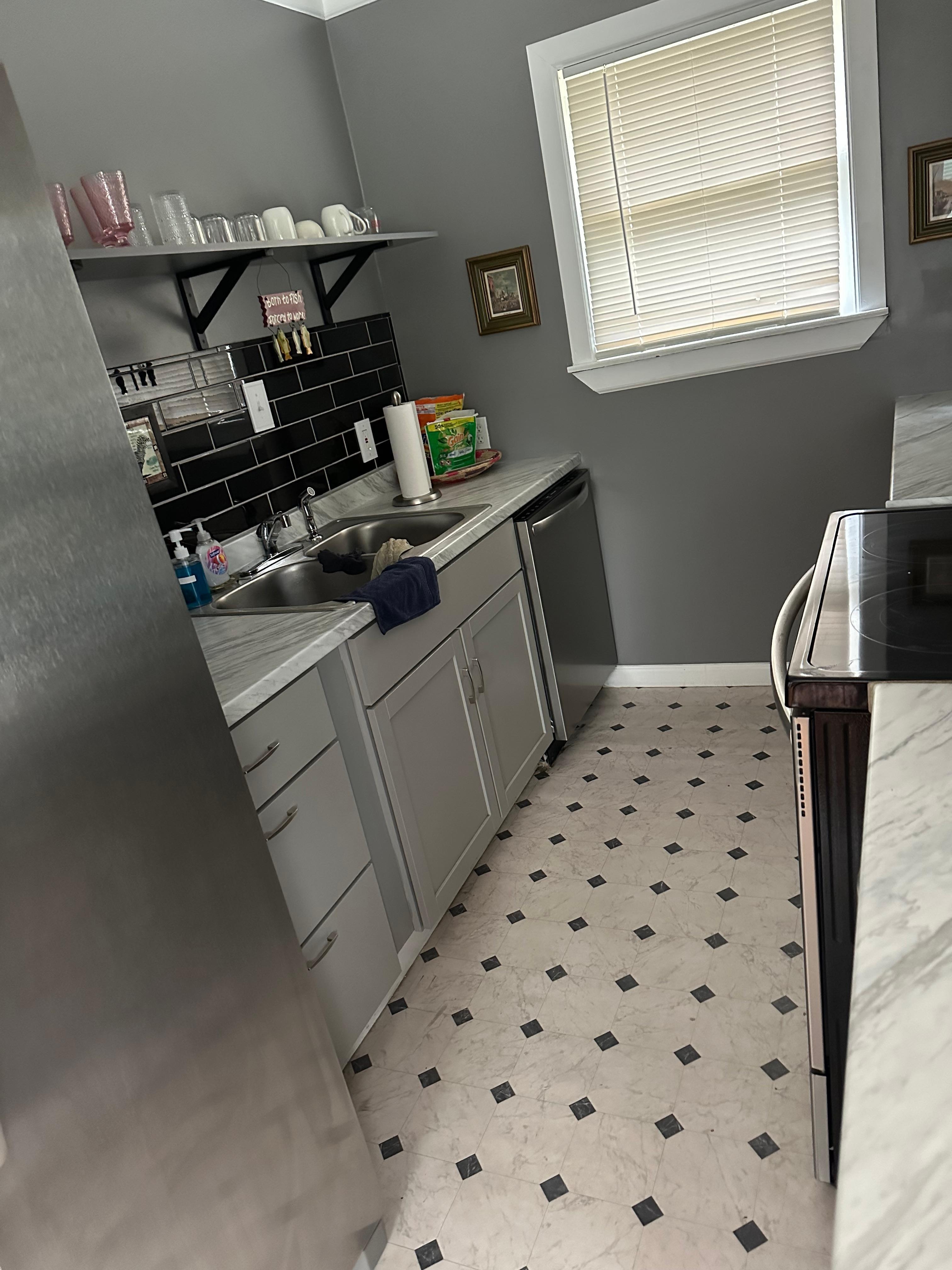 Very nice and clean kitchen 