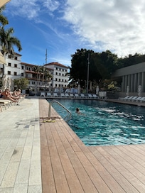 Excellent outdoor pool