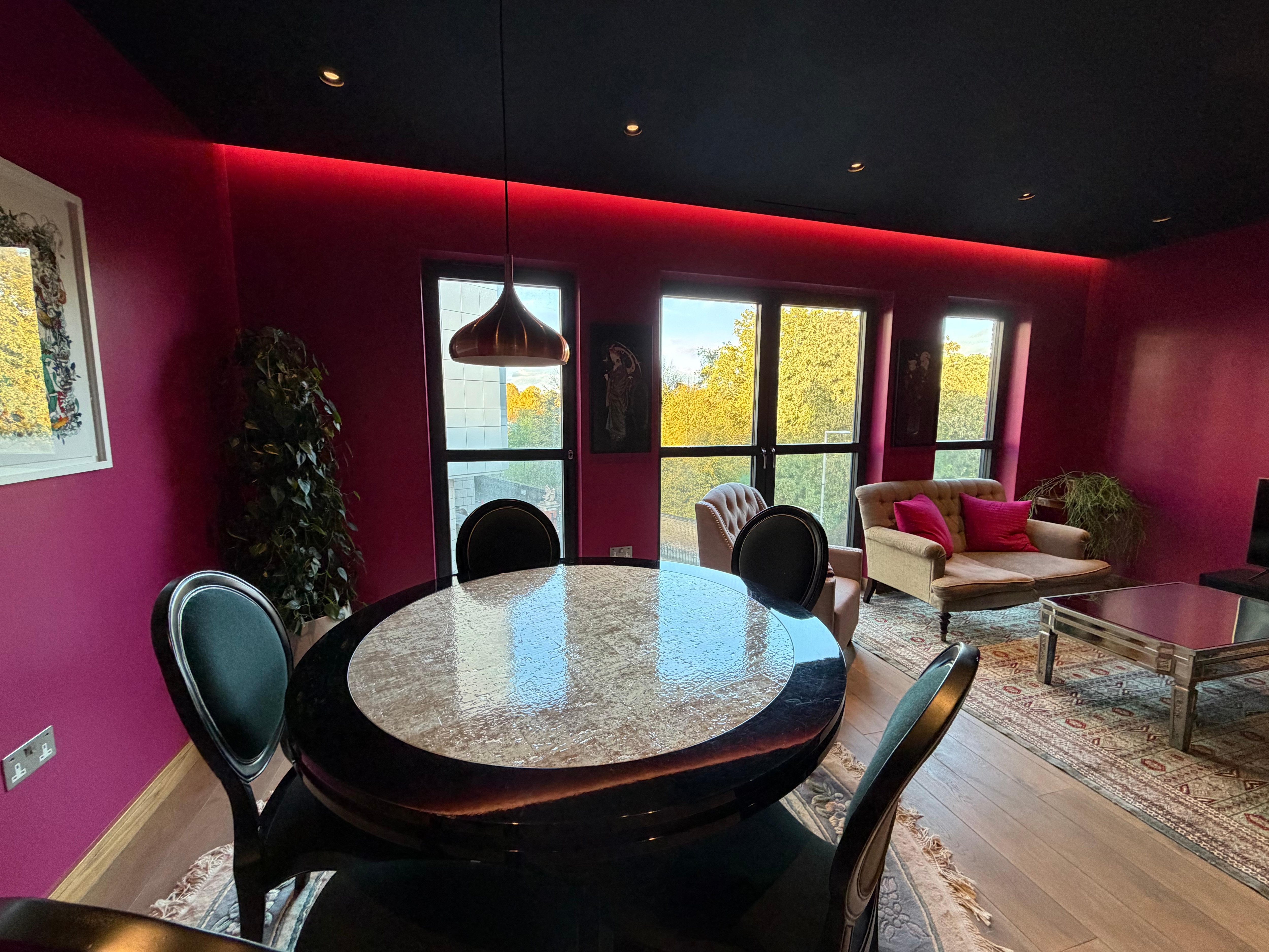 Hotel living/dining room