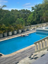 Me relaxing after the cookout😎