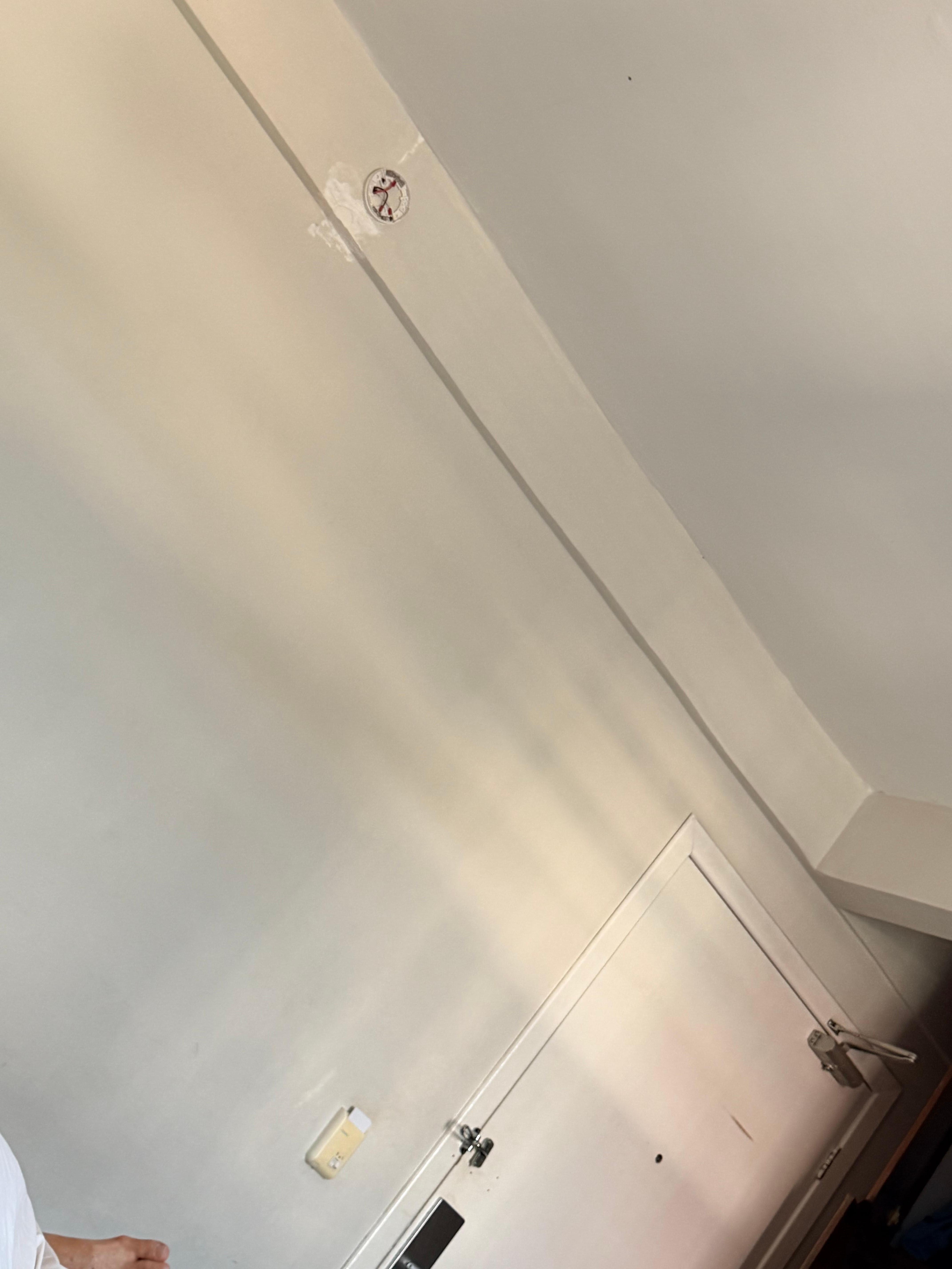 Reparos inacabados no quarto