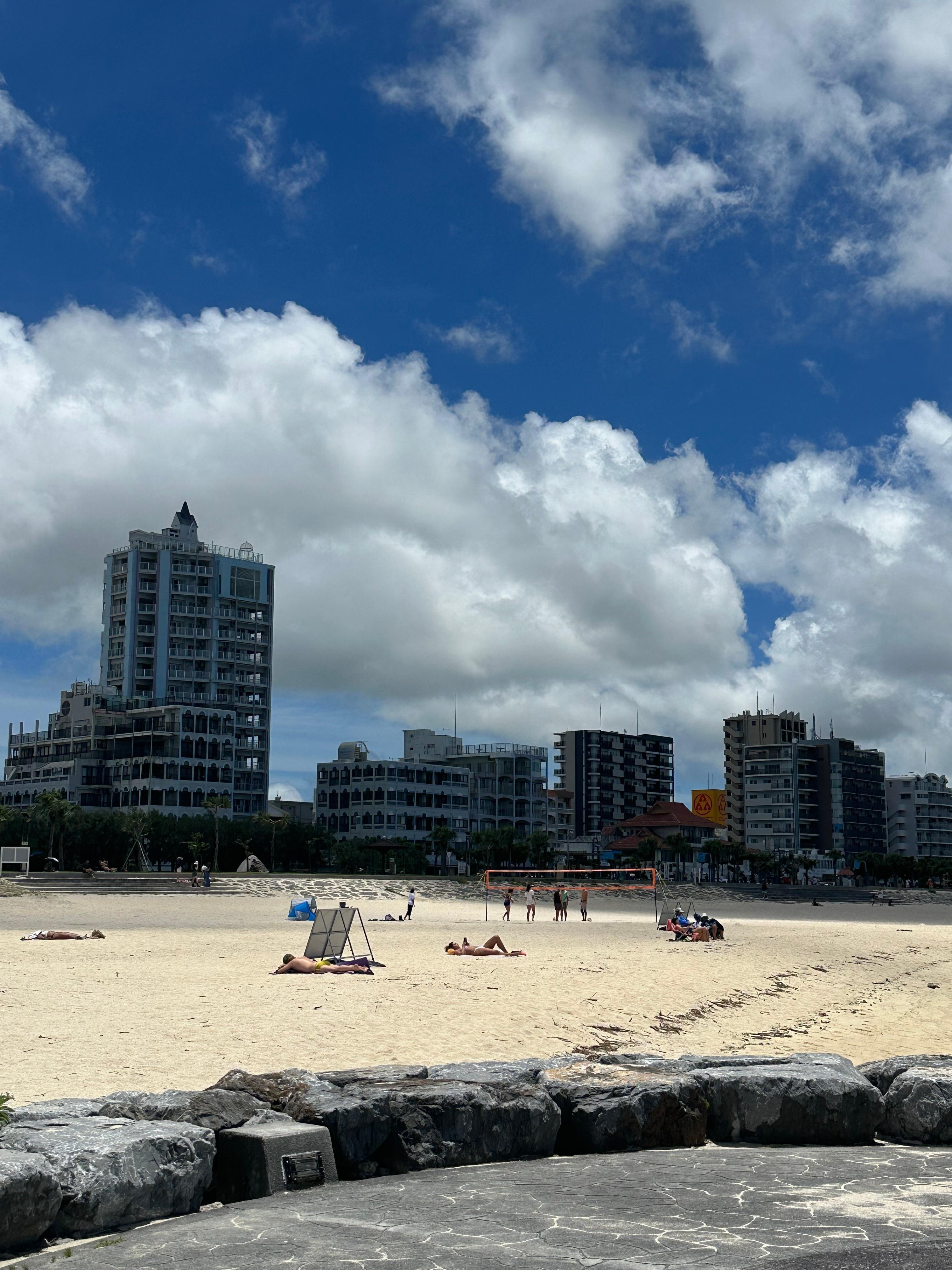 Beach 5 minute walk