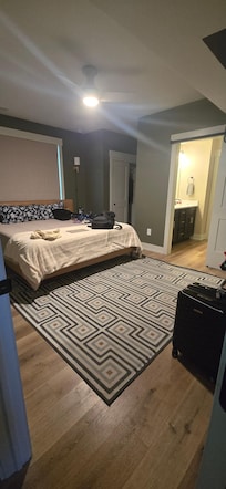 One of the 4 king bedrooms with bathroom