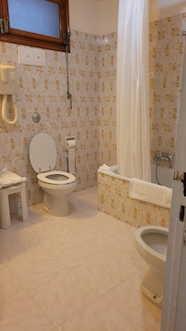 Charming traditional bathroom