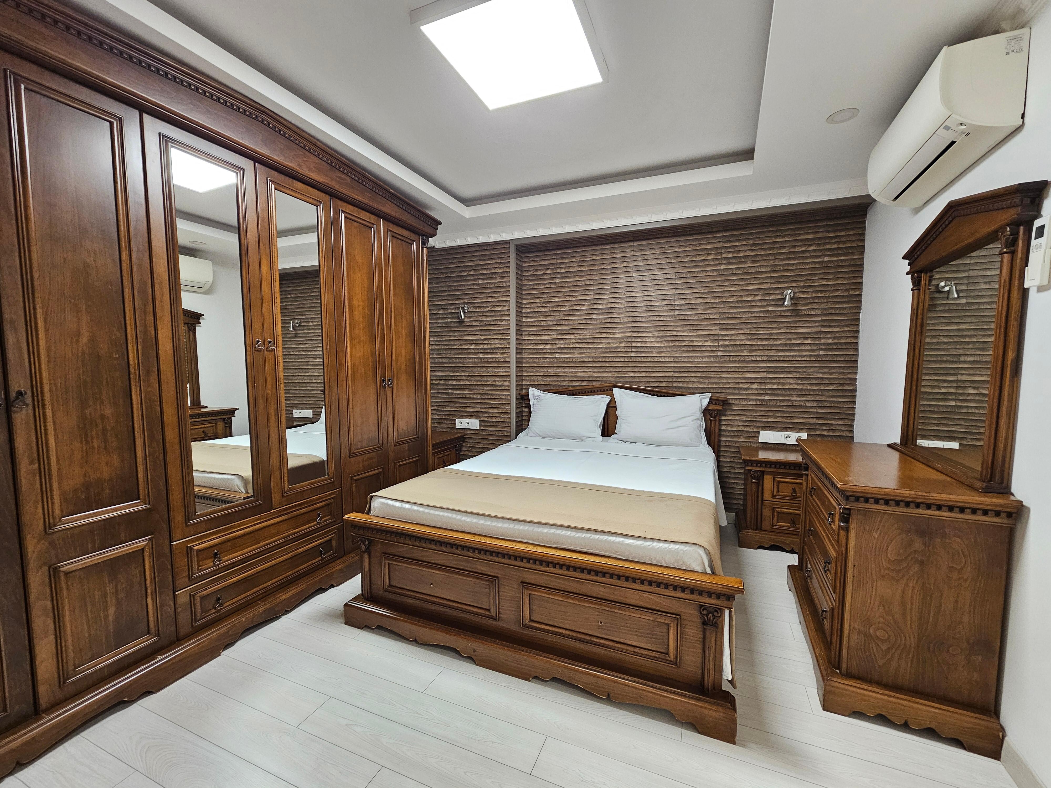 The 2nd largest bedroom