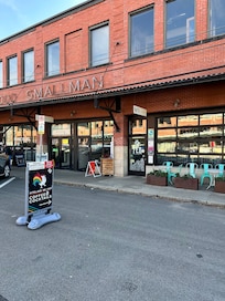 Coffee and Cocktails along Smallman in Strip District