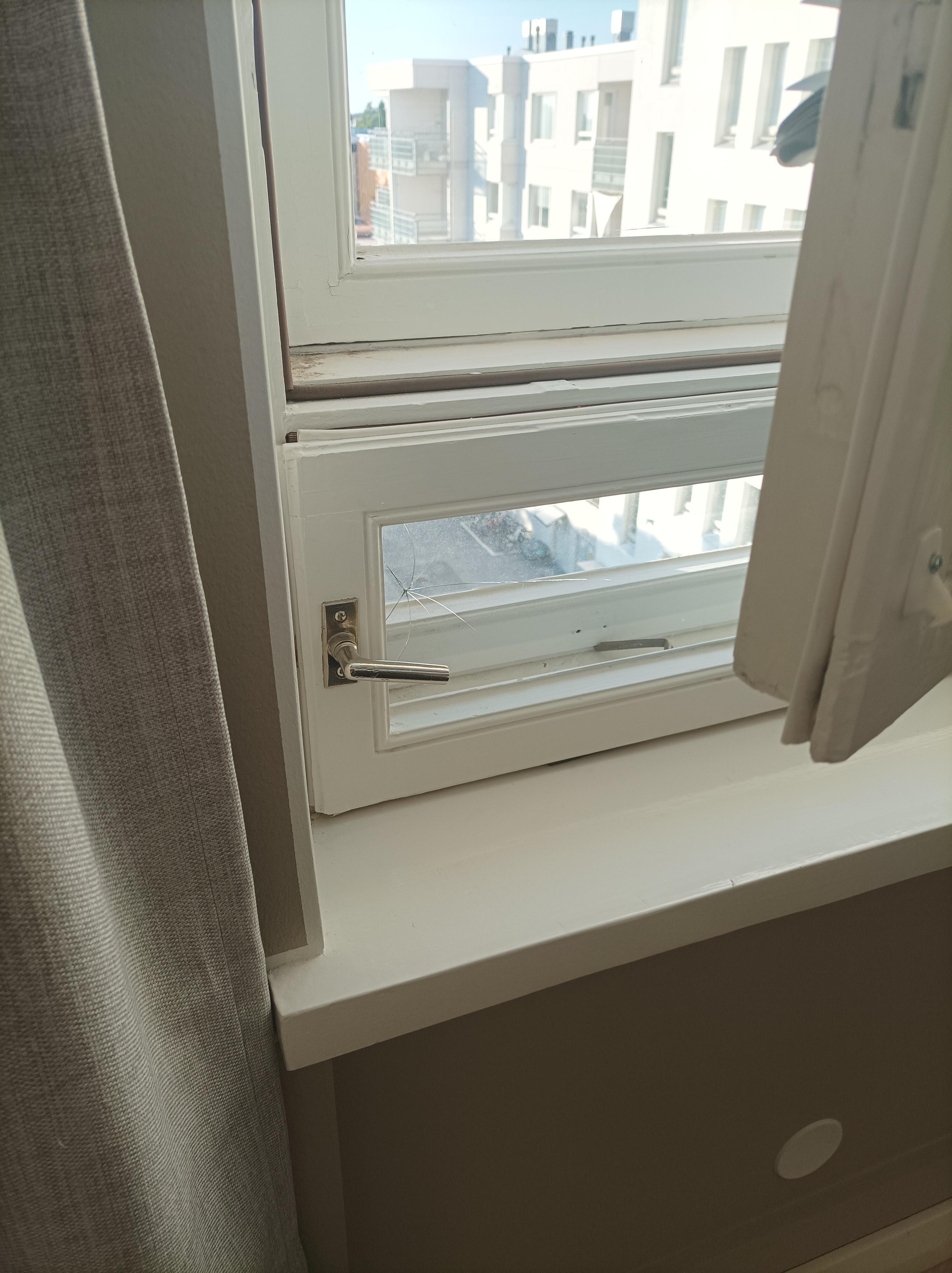 This is the window of the second room that was allocated. Window could not be closed and the bottom half has a crack