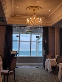 Breakfast restaurant