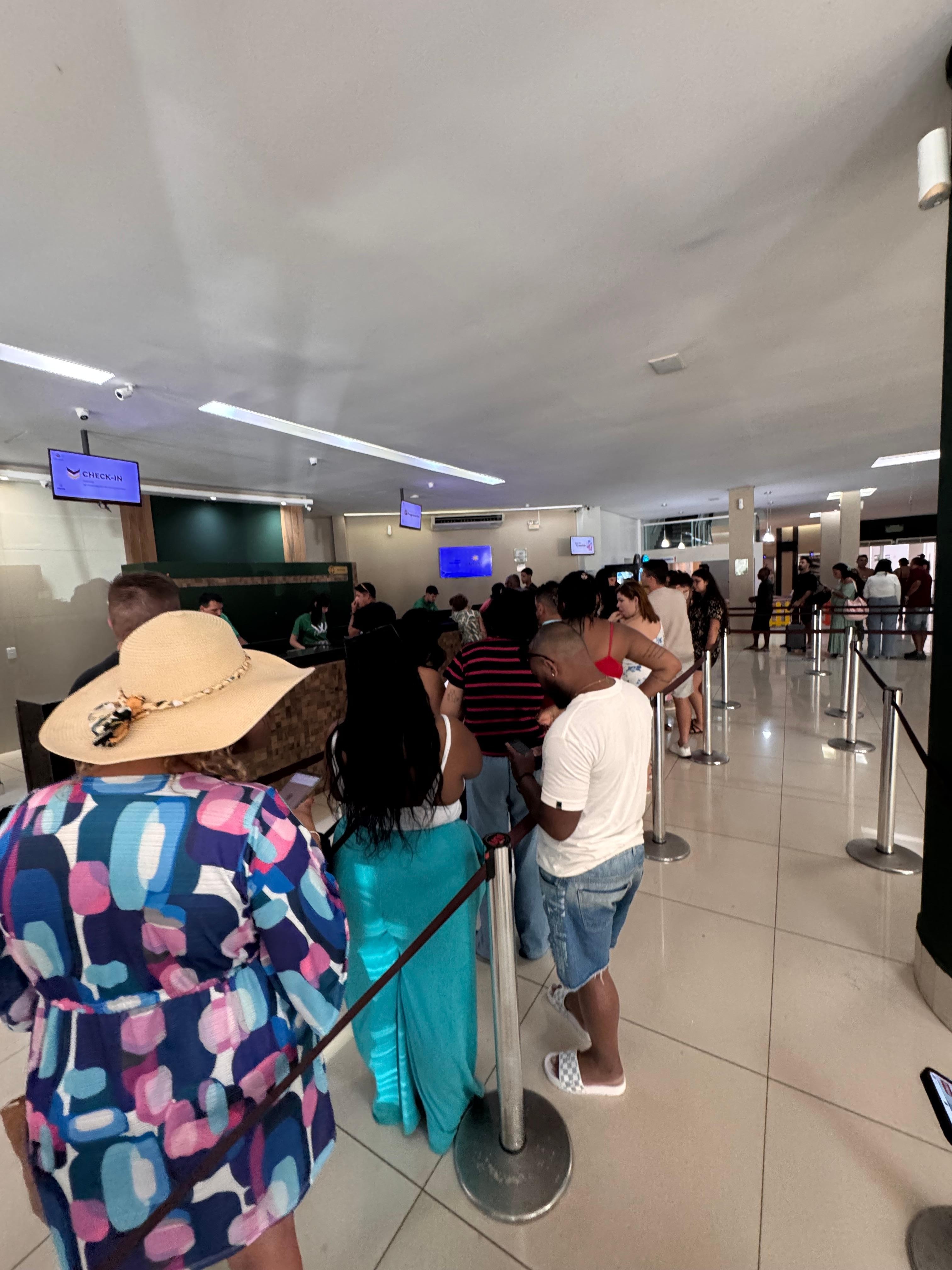Fila de horas para check-in