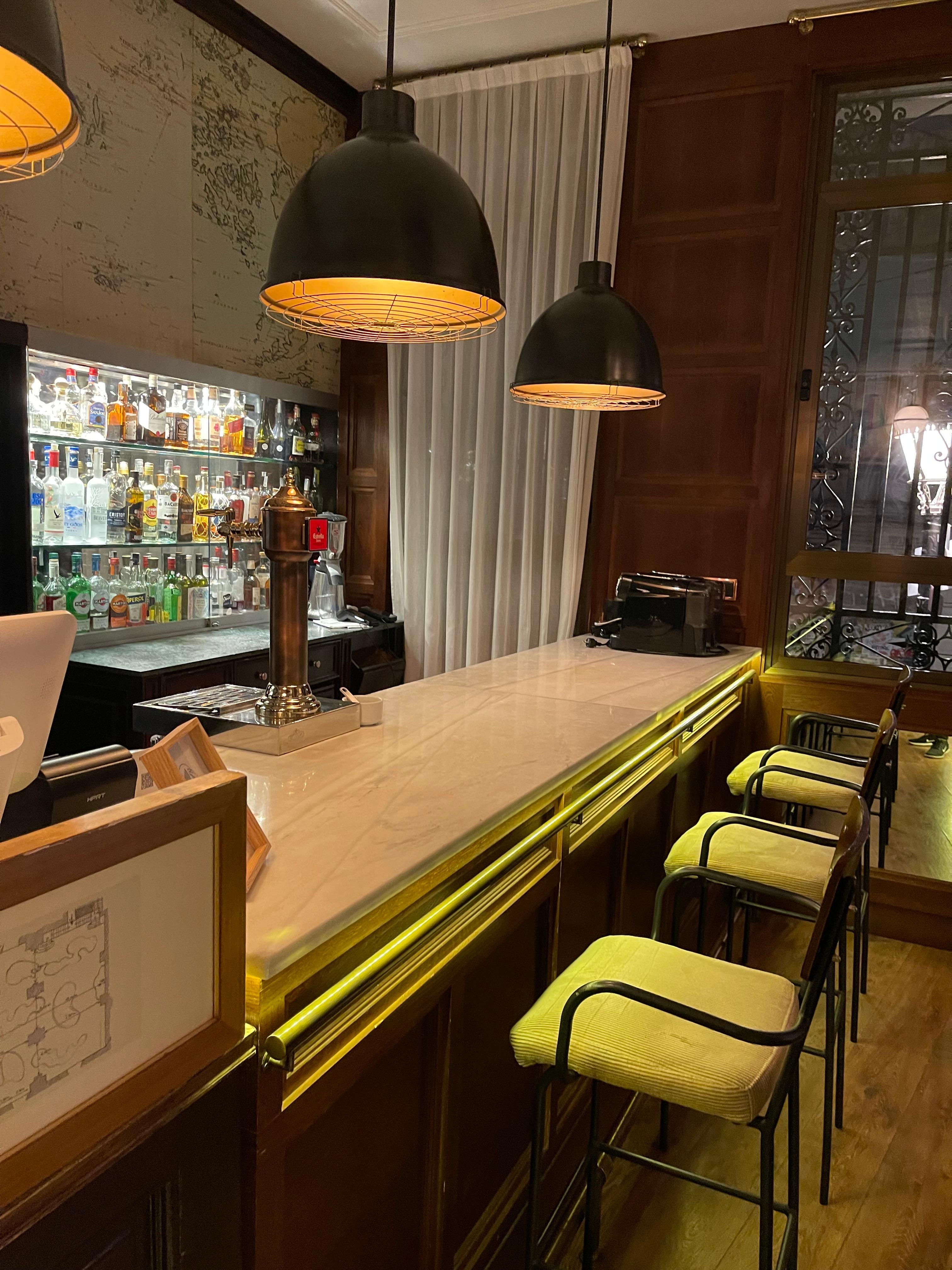 Bar in the lobby