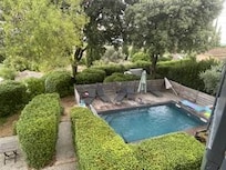 Poolen, som var superskÞn og tÊt pÄ huset