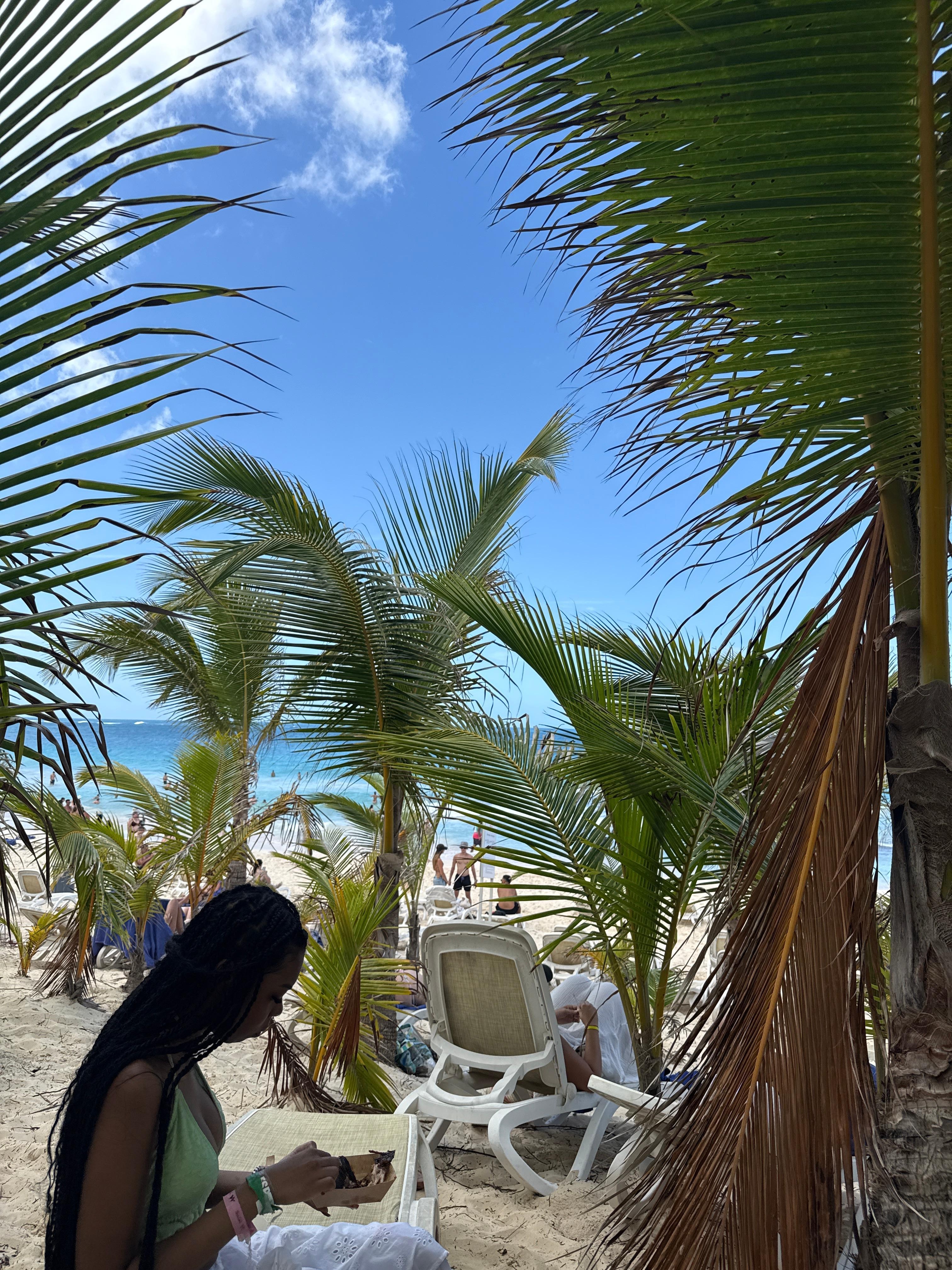 Beach in the afternoon(Local seating)