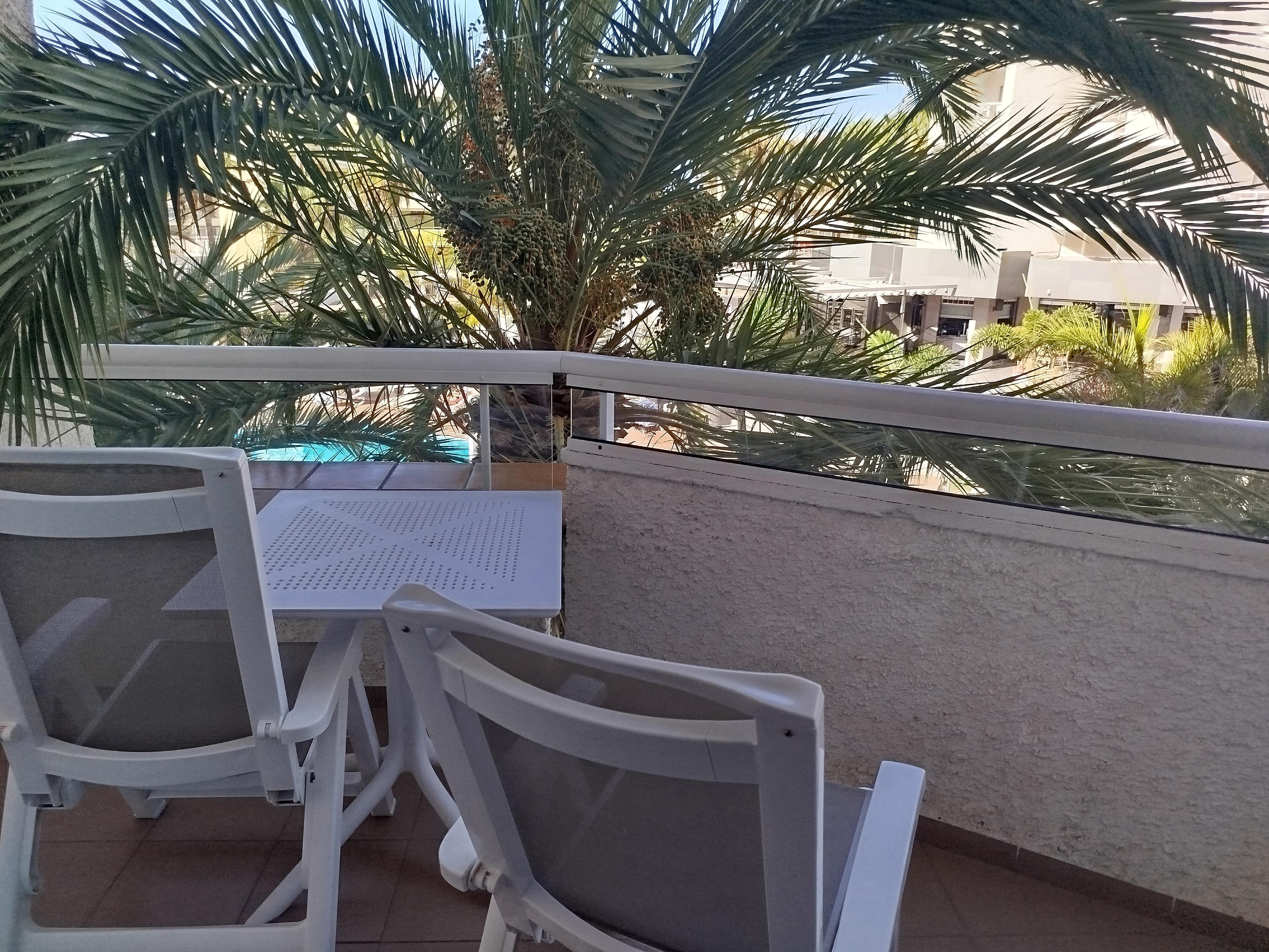 Jolie terrasse, petit étendoir 