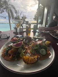 Omg grilled lemon for my tacos who knew so good lol first time having Marlin and it was amazing all the food here blew us away top chef