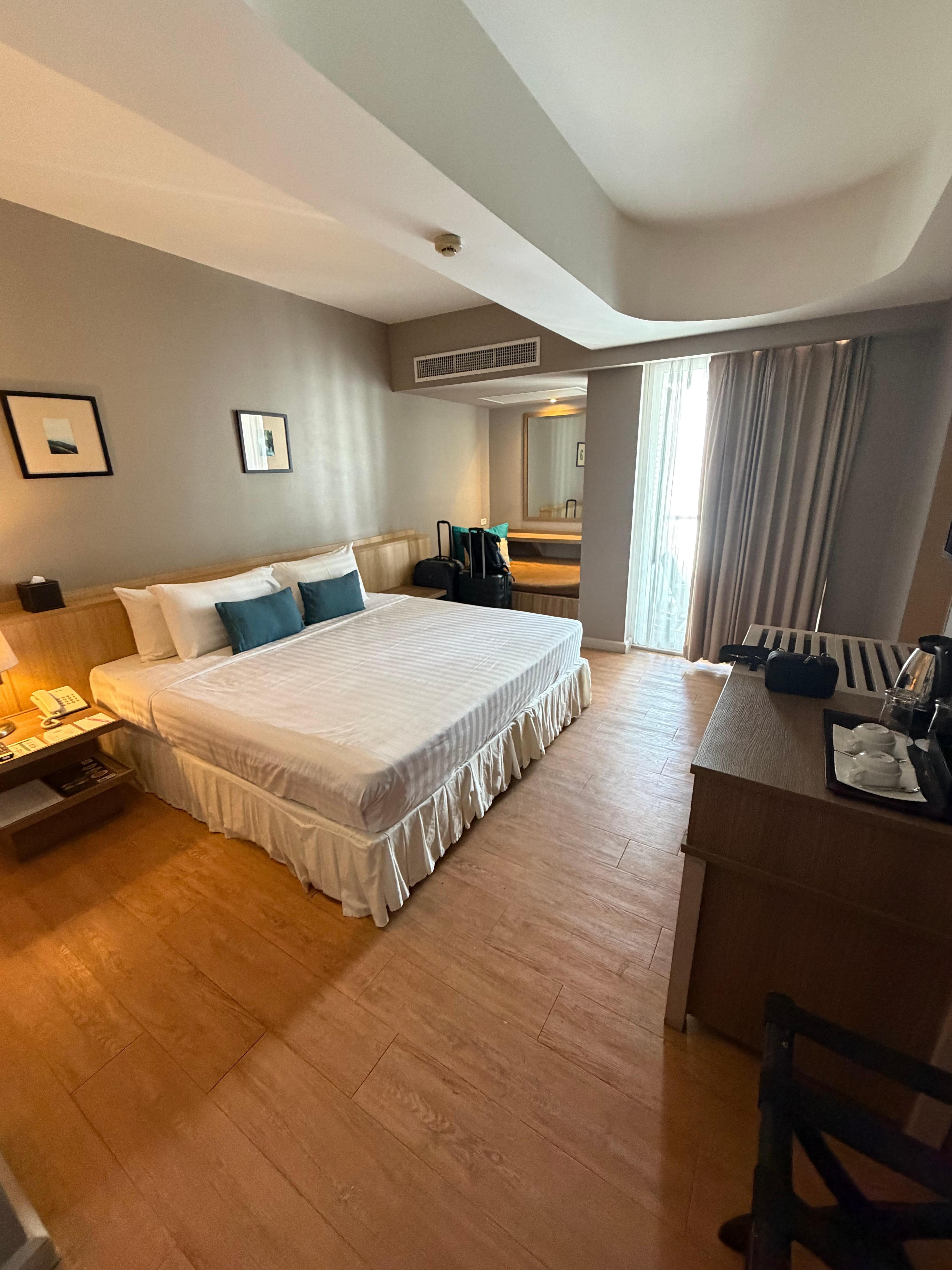 Nothing like the website photo! 