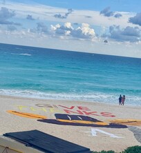 Live Aqua beach on Thanksgiving