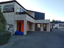 受付のある建物。親切は女性が対応してくれました。
