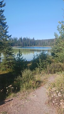 Beautiful view of the lake .