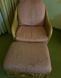 Chair dirty and gross