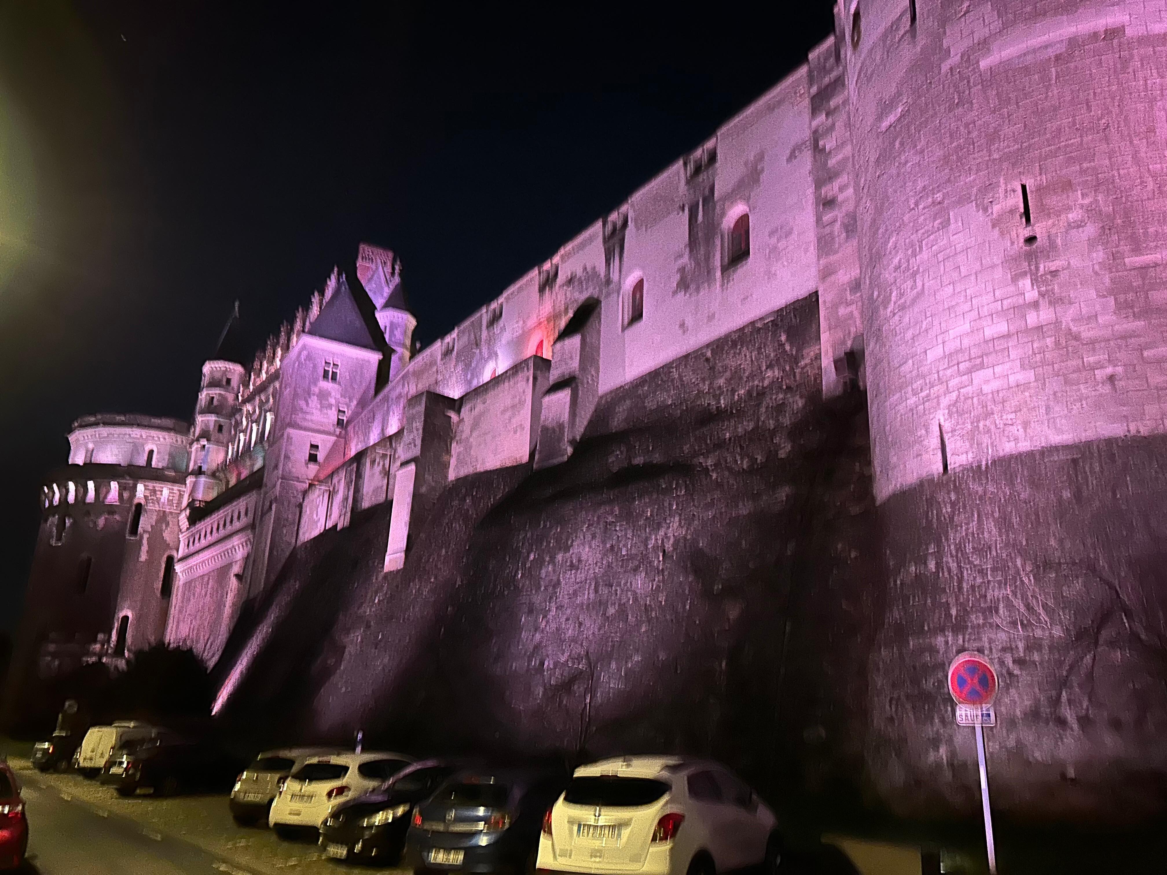 Davanti alla porta di ingresso