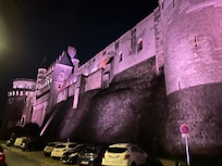 Davanti alla porta di ingresso