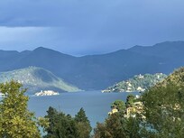 Blick aus dem Apartmentfenster auf Isola San Giulio und Orta San Giulio