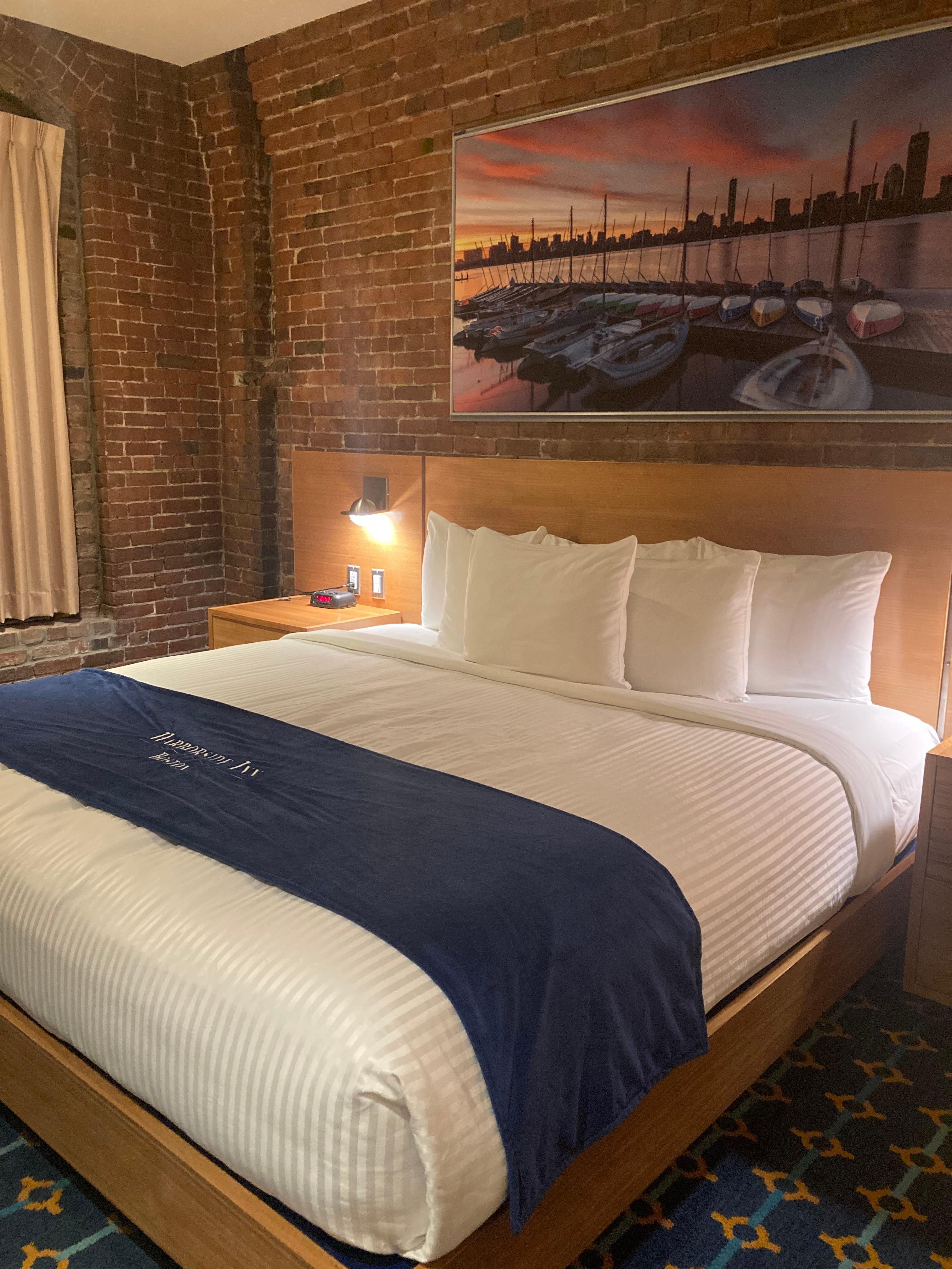 Queen Atrium View Room