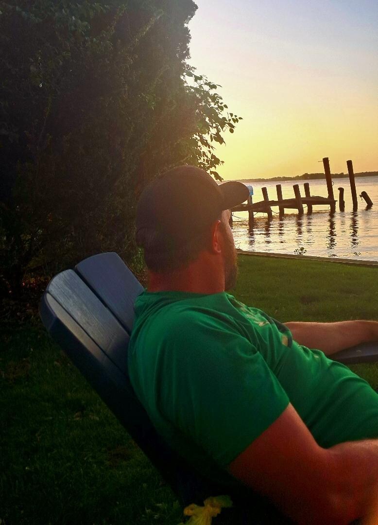 Amazing sunsets over the lake. Pic doesn't do justice.