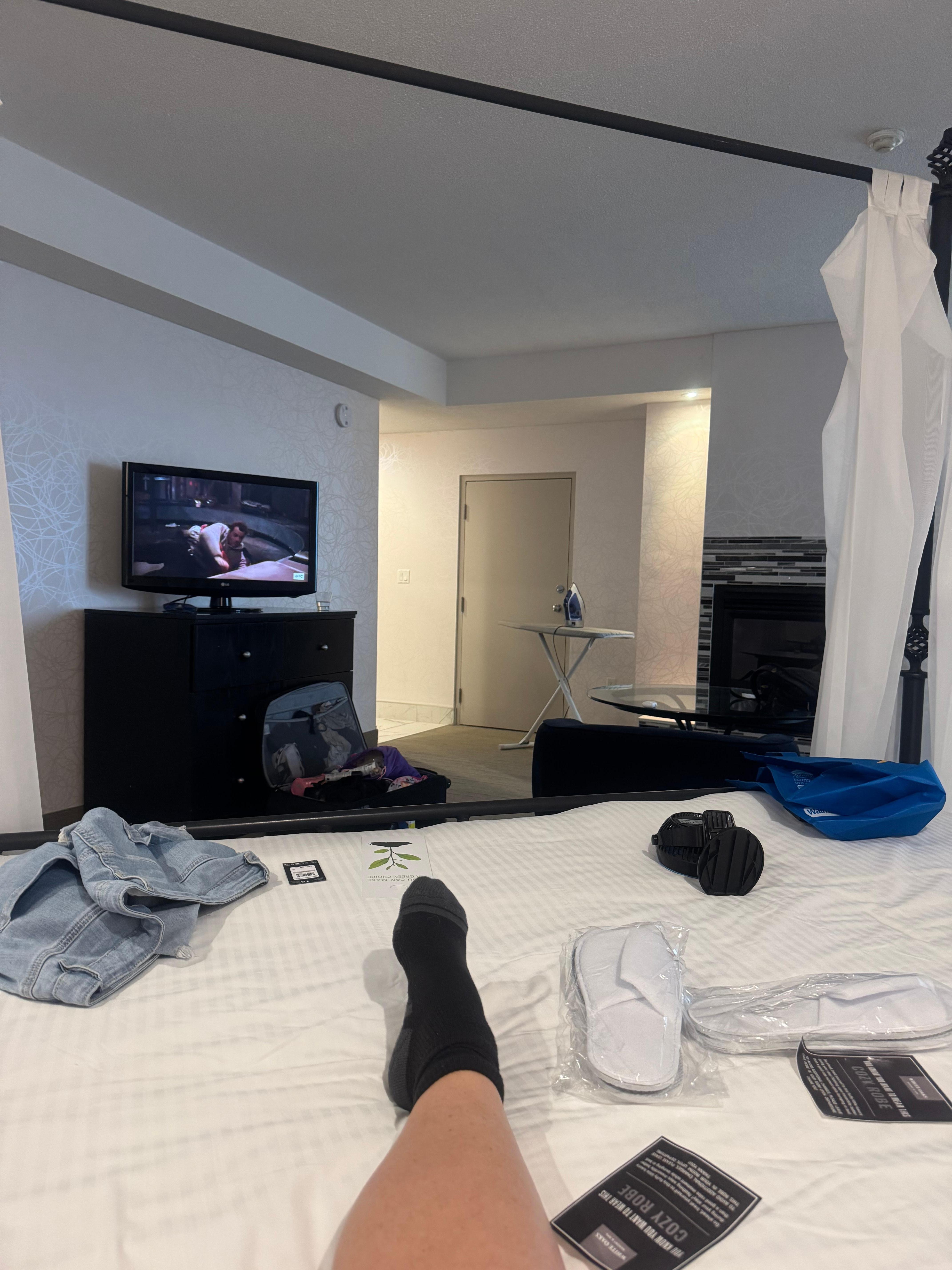 Suite from 4 poster bed