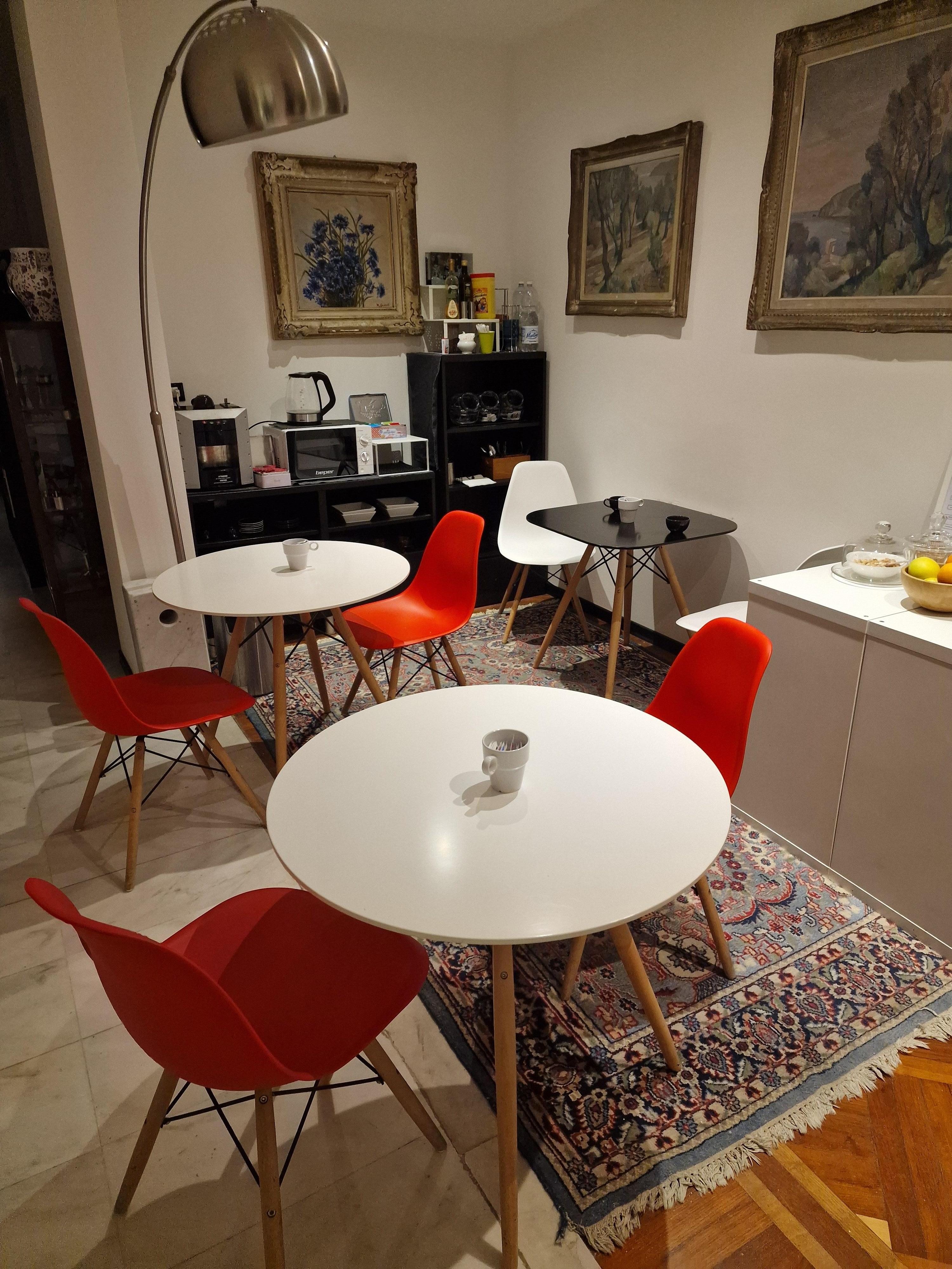 Aufenthaltsraum zwischen Badezimmern undZimmer