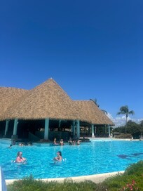 Colonial pool, swim up bar