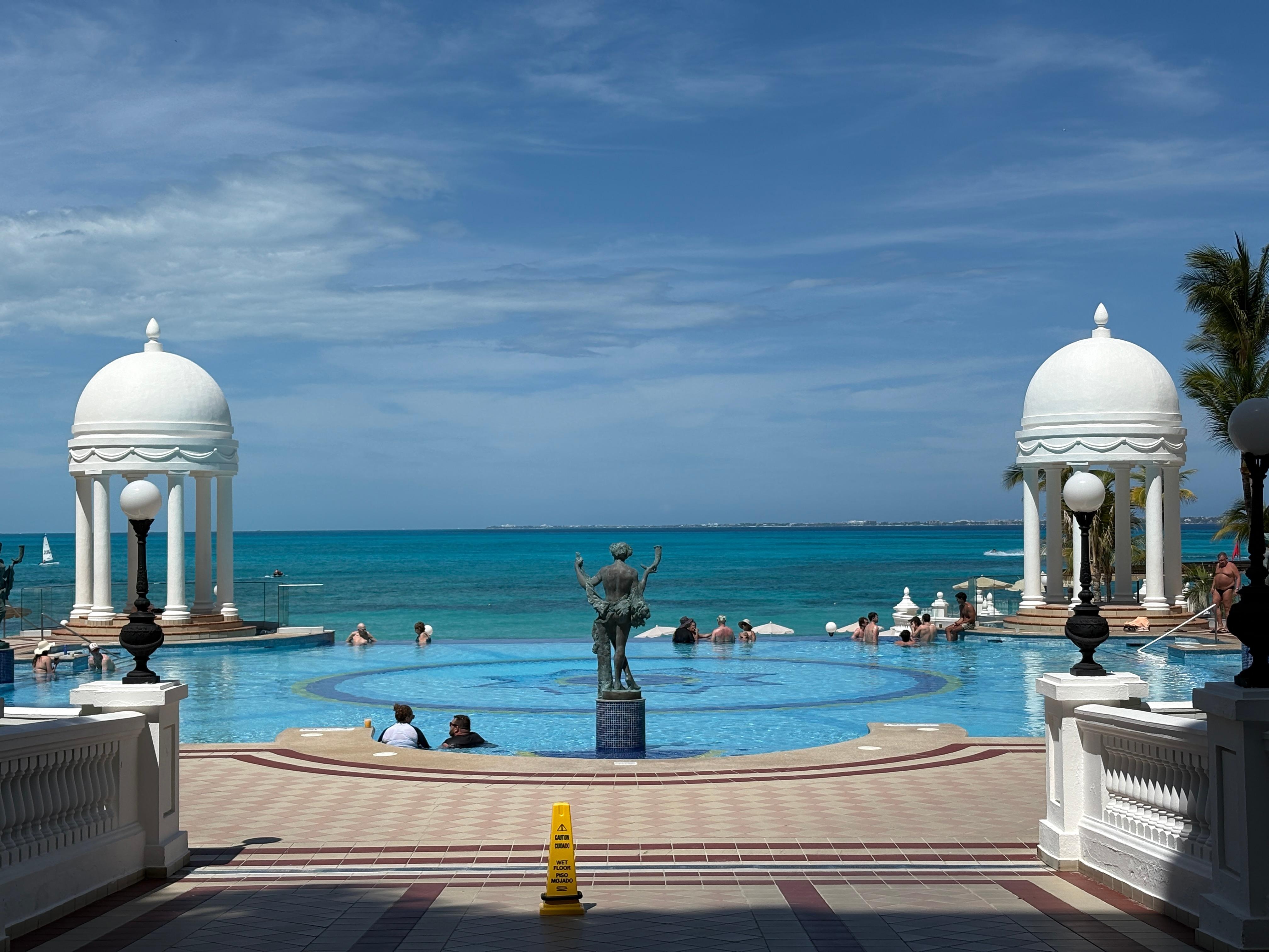 Loved the pool. The beach was great!