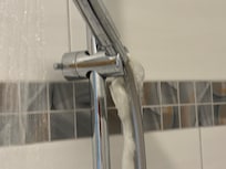 Leaky loose shower head