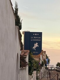 ..da muß man auch erst mal die richtige Straße finden um das Hotel vernünftig zu erreichen.