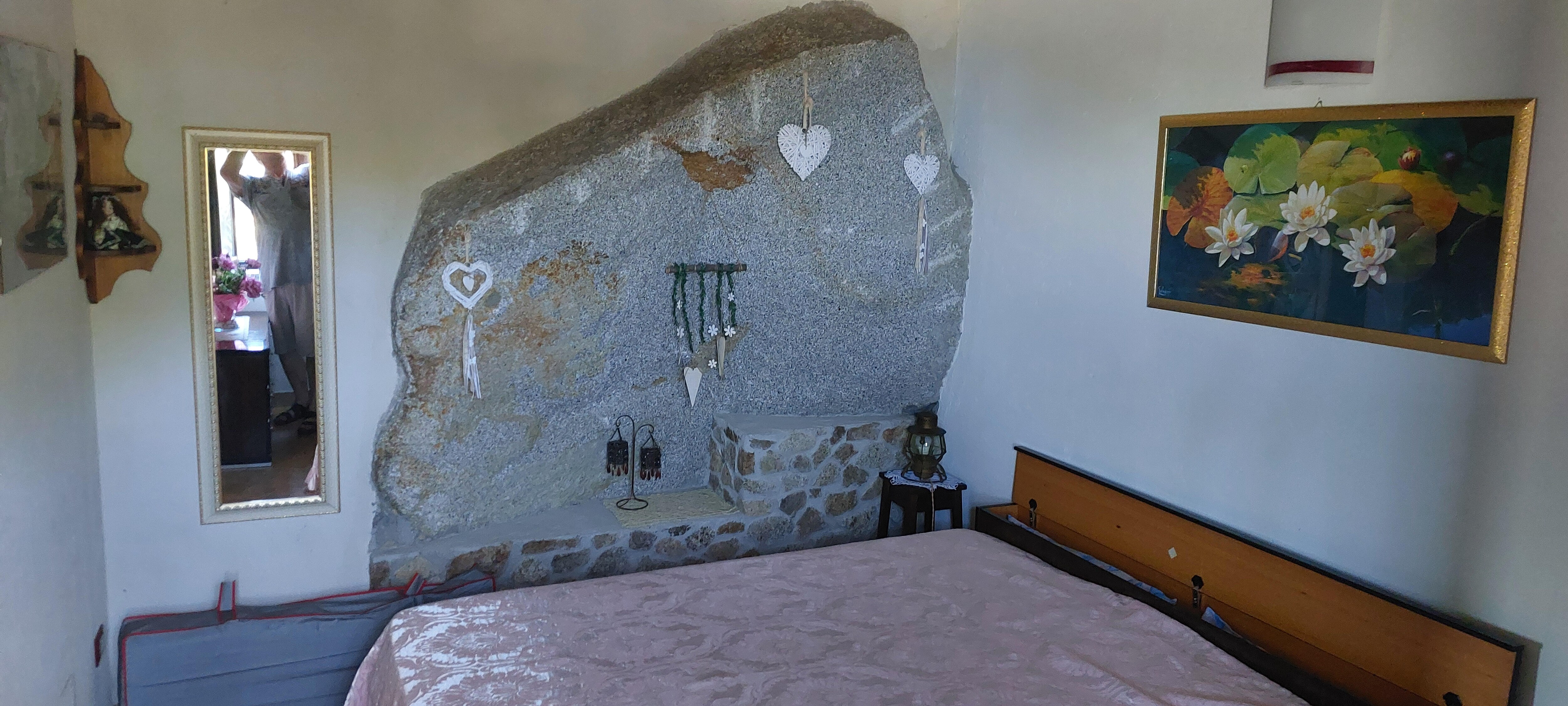 Schlafzimmer mit Klima super Bett. Bettwäsche und Bad-Handtücher alles in Mengen vorhanden.