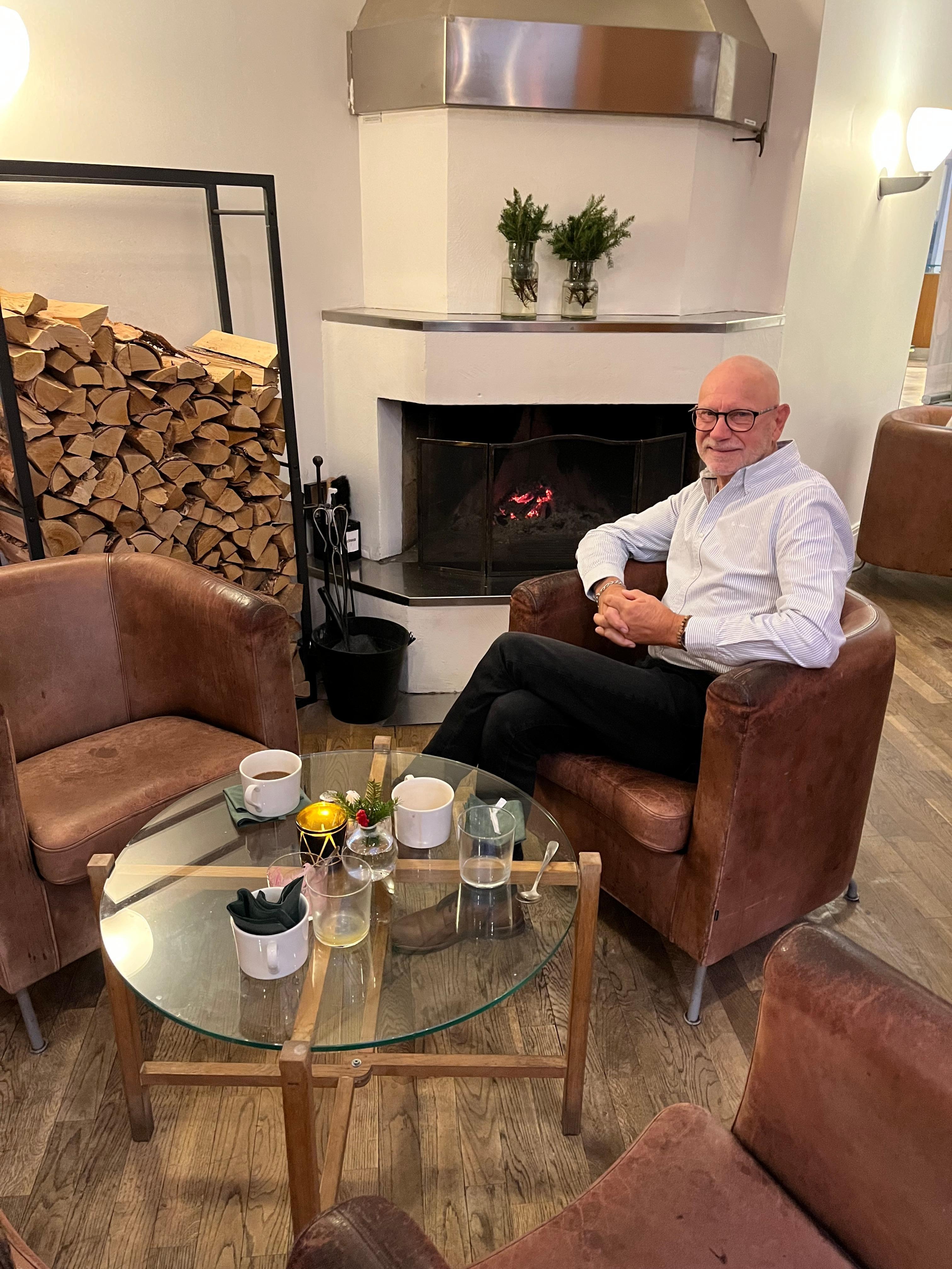 Bra frukostbuffé i mysig miljö